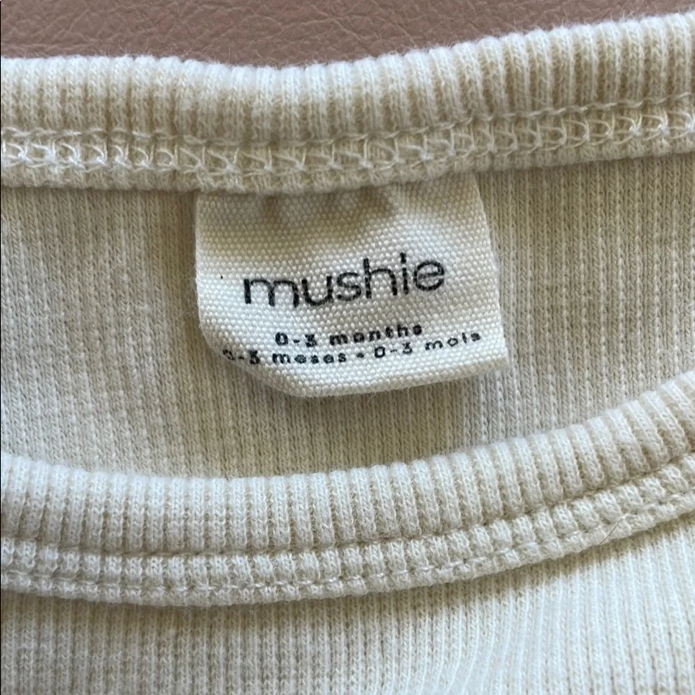 Mushie Knotted Gown with Hat 0-3 months ivory - Picture 3 of 4